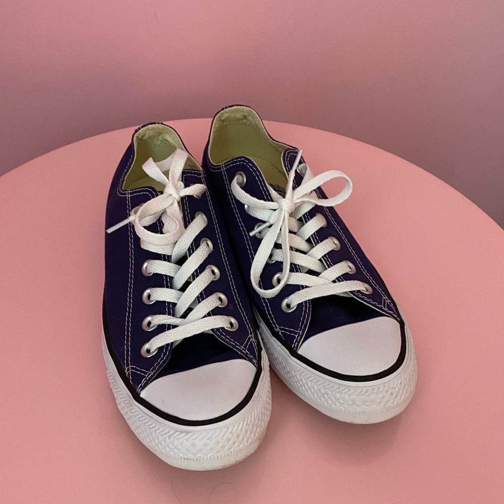 Converse Low Top Sneakers in Blue/ Purple